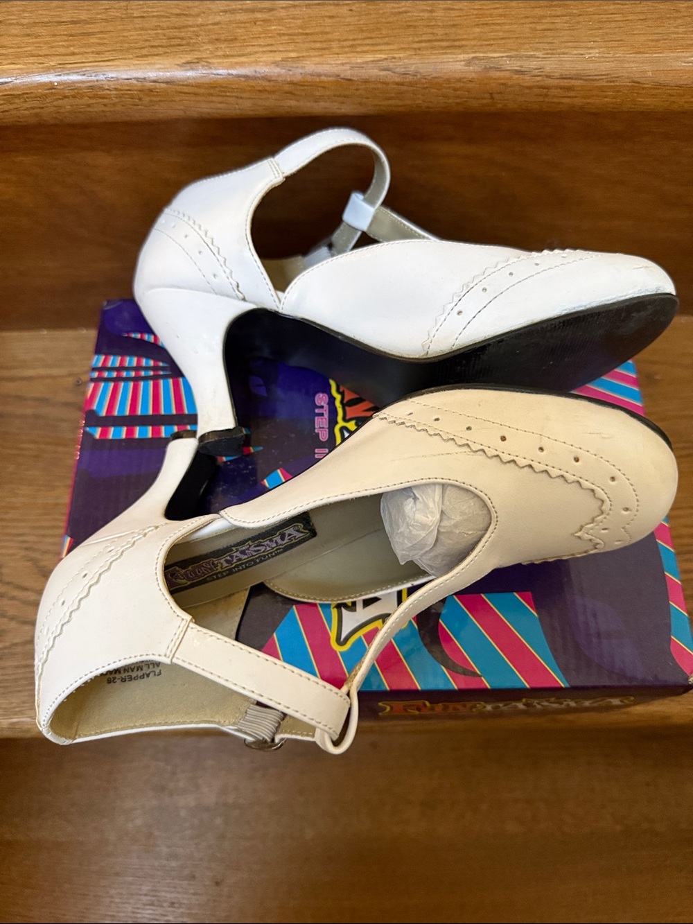 Size 6/EU 36 Funtasma white Flapper-26 pumps - Picture 5 of 6